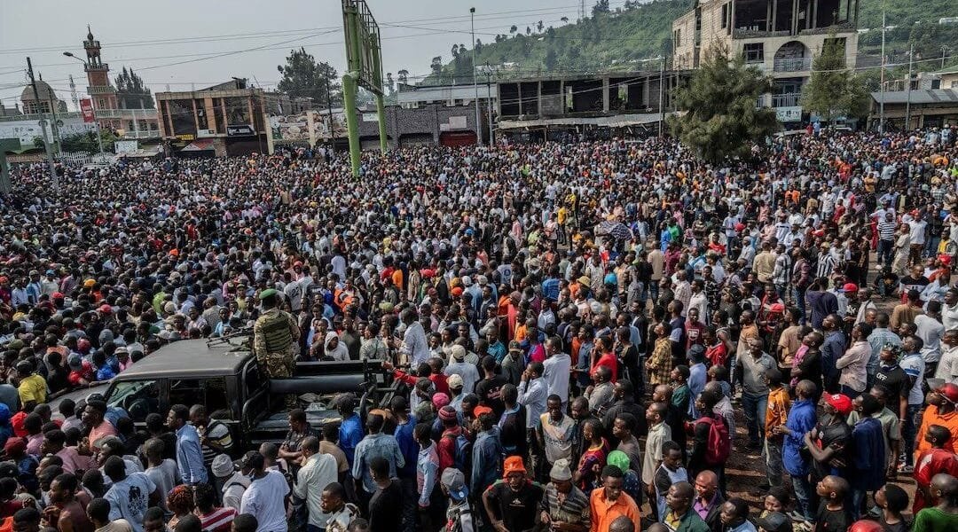 Thousands of people forced to flee due to increasing conflict between army and rebels in Congo