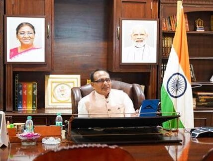 Union Agriculture Minister conducted a weekly review of the agriculture sector; Gave instructions to the officials by taking information on crop sowing, procurement, weather, condition of reservoirs