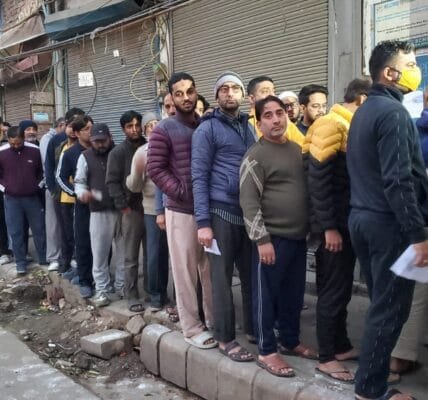 Voting continues for 70 seats of Delhi Assembly
