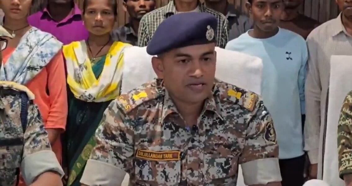22 Naxalites surrendered before police in Bijapur district of Chhattisgarh