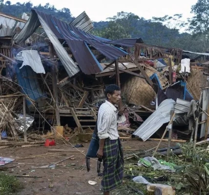 27 civilians killed and 30 injured in army air strike on pro-democracy protesters in Myanmar