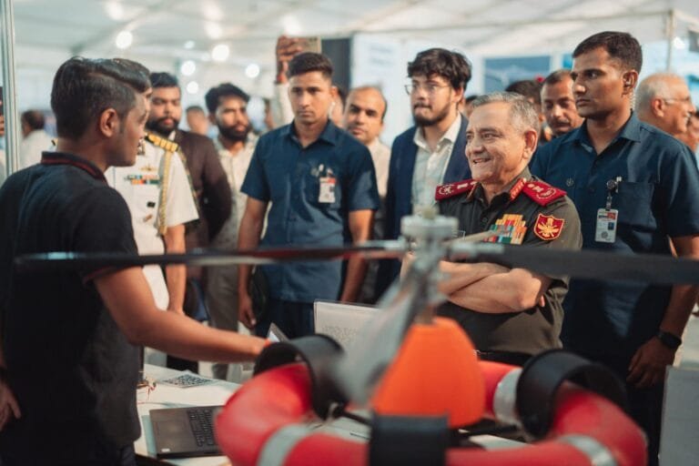 CDS जनरल अनिल चौहान ने IIT कानपुर में अंतर-महाविद्यालय तकनीकी और उद्यमशीलता महोत्सव ‘टेककृति 2025’ का उद्घाटन किया