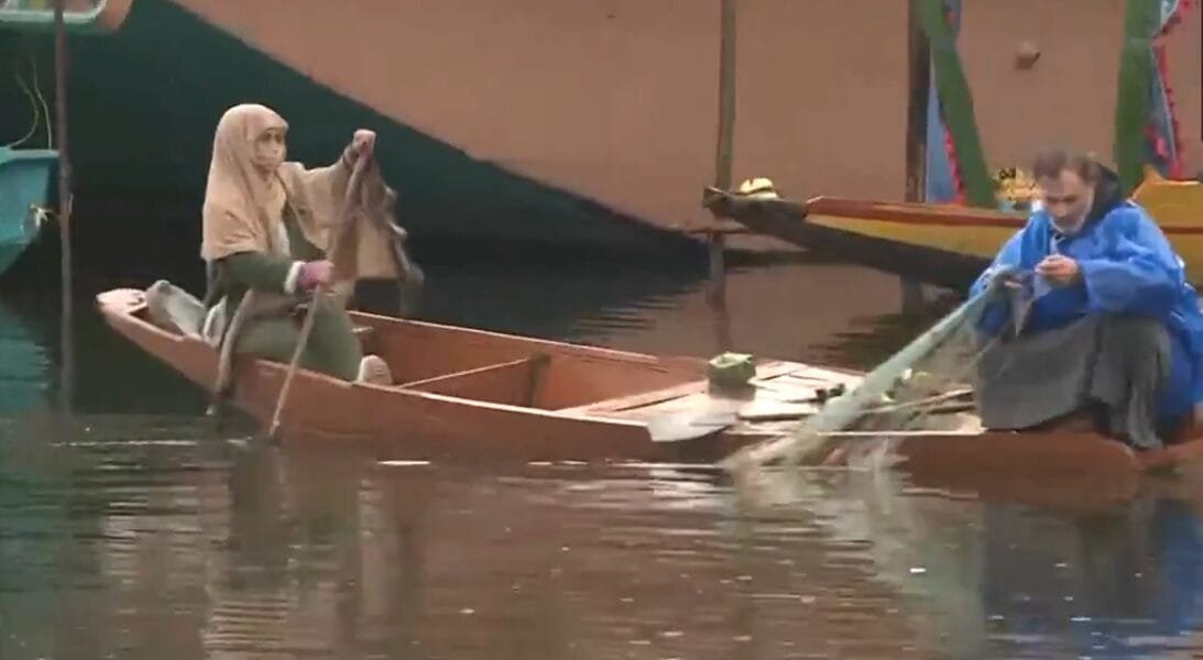 Continuous rain has been continuing in the plains and high altitude areas of Jammu and Kashmir since late last night