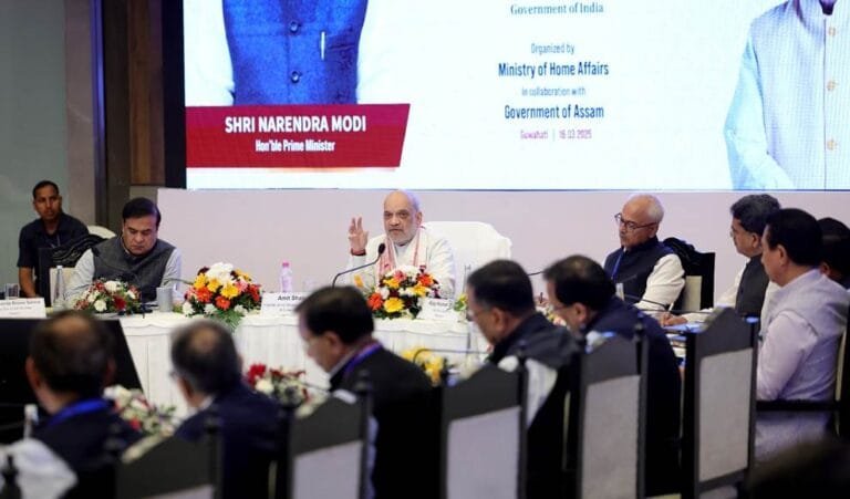 गृह मंत्री अमित शाह ने गुवाहाटी में पूर्वोत्तर राज्यों में तीन नए आपराधिक कानूनों के कार्यान्वयन पर समीक्षा बैठक की अध्यक्षता की