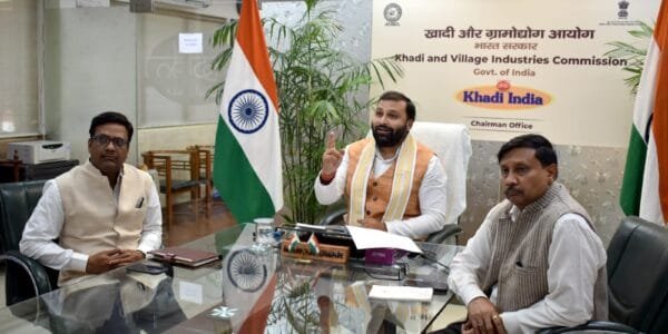 KVIC Chairman Manoj Kumar distributed 2,050 bee boxes and honey colonies in six states under Honey Mission