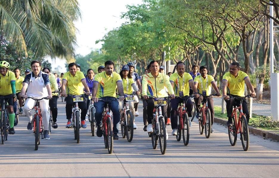 Ministers and athletes join Dr Mansukh Mandaviya in special cycle rally on International Women's Day