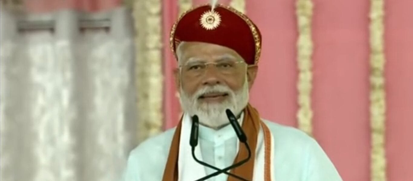 PM Modi inaugurated and laid the foundation stone of projects worth Rs 2,587 crore in Silvassa