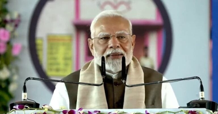 प्रधानमंत्री मोदी ने छत्तीसगढ़ के बिलासपुर में 33,700 करोड़ रुपये से अधिक के विकास कार्यों का शिलान्यास और उद्घाटन किया
