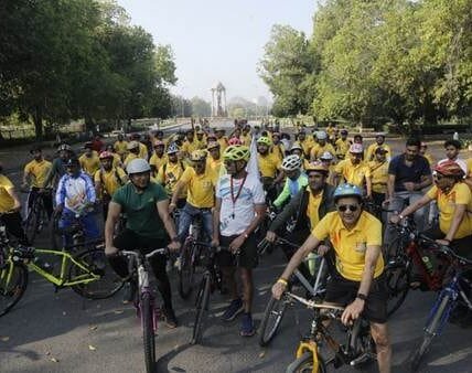 People across the country participated enthusiastically in the Fit India Sunday on Cycle program today