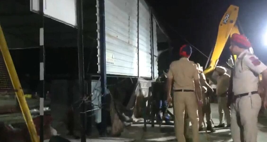 Punjab Police removed protesting farmers from Shambhu and Khanauri borders, Haryana Police started removing cemented barricades