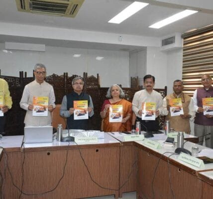 Railway Board honored 49 railway employees for their outstanding contribution in Rajbhasha