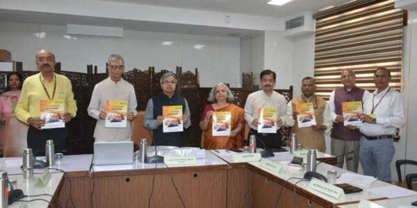 Railway Board honored 49 railway employees for their outstanding contribution in Rajbhasha