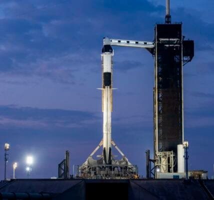 SpaceX postpones scheduled flight to ISS due to last-minute technical glitch on rocket's launchpad