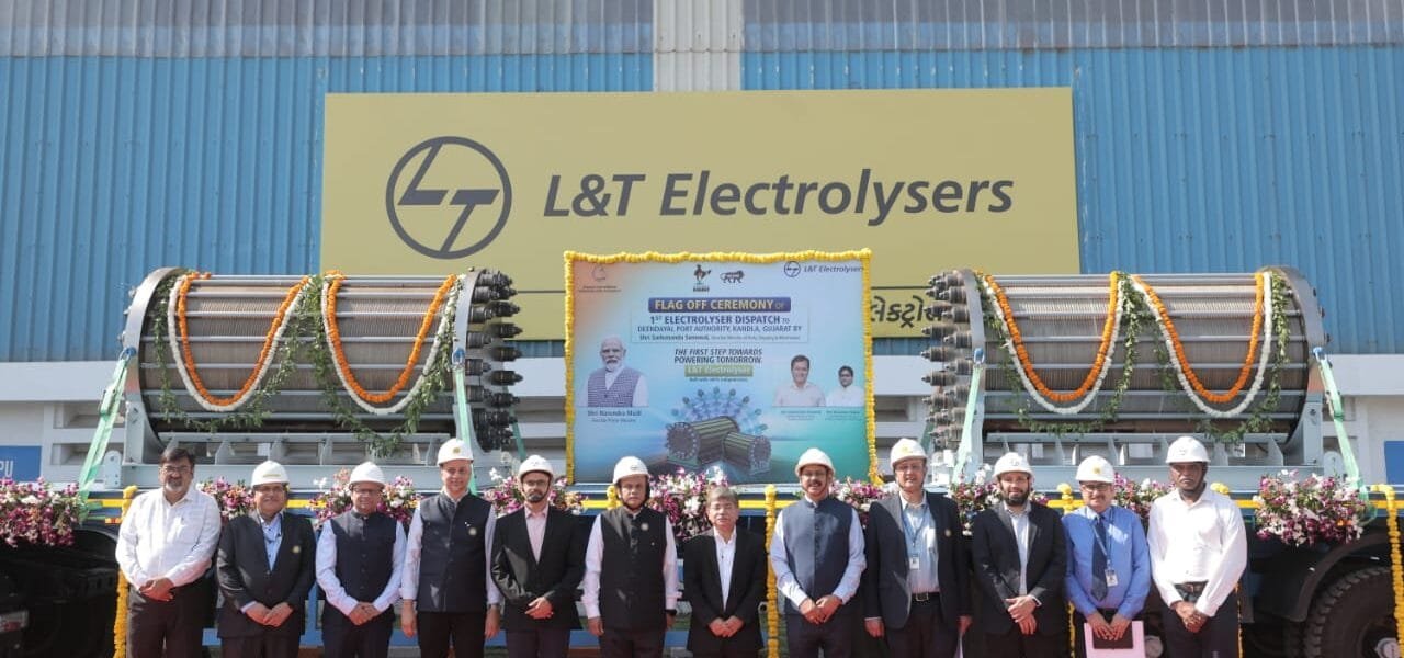 Union Minister Sarbananda Sonowal virtually flags off electrolysers for green hydrogen plant at Kandla