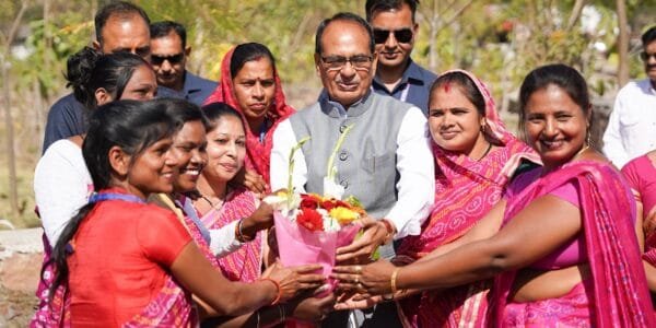 Union Minister Shivraj Singh Chouhan interacted with Lakhpati Didis by planting saplings on the occasion of International Women's Day