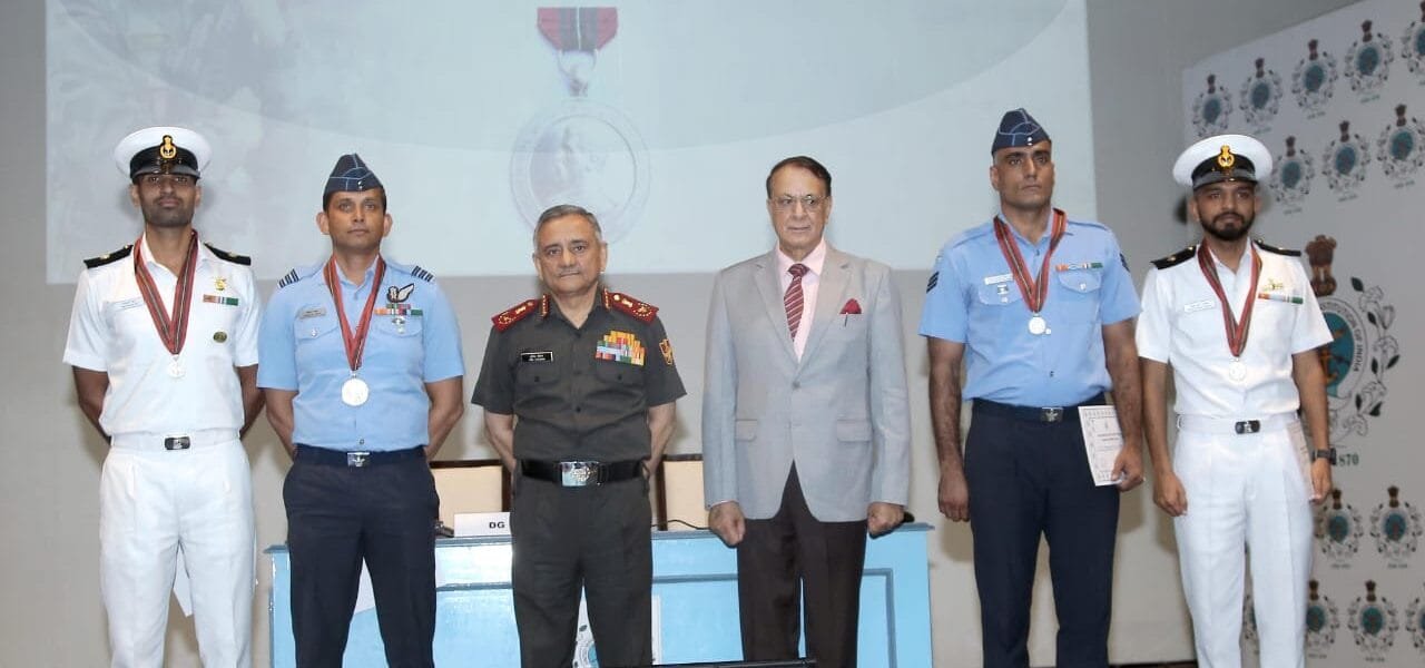 Chief of Defence Staff awards McGregor Memorial Medal to four Armed Forces personnel