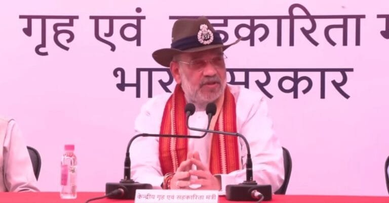 गृह मंत्री अमित शाह ने कठुआ जिले में अंतर्राष्ट्रीय सीमा और बीएसएफ सीमा चौकी विनय का निरीक्षण किया