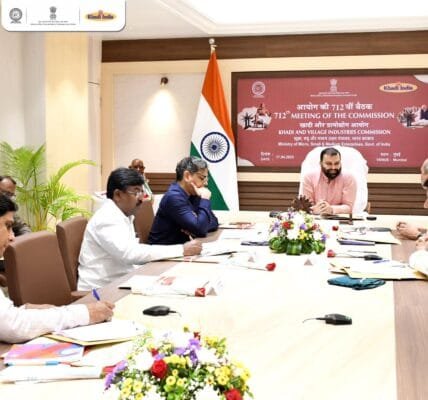 KVIC Chairman Manoj Kumar released provisional figures for the financial year 2024-25, Khadi and Village Industries turnover crossed Rs 1 lakh 70 thousand crore