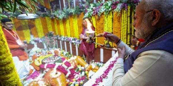 PM Narendra Modi greeted everyone on the occasion of Hanuman Jayanti today