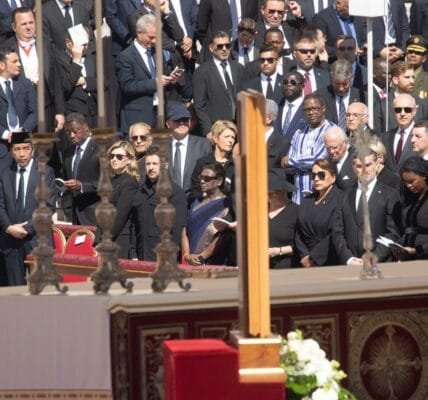 President Draupadi Murmu attended the funeral of Pope Francis