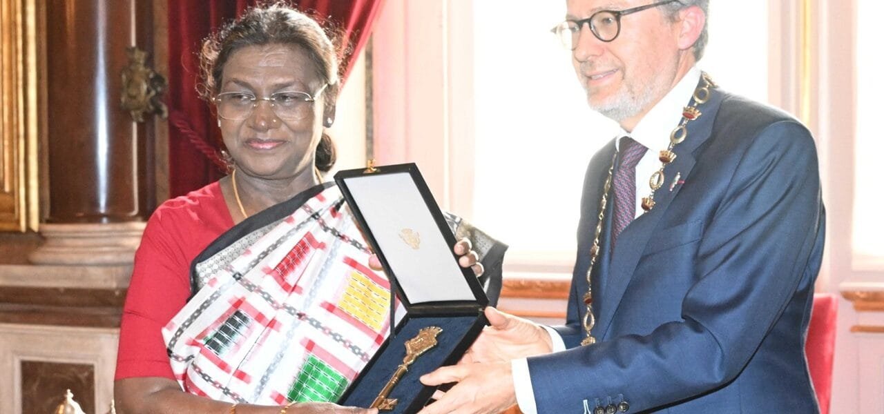 President Draupadi Murmu presented with the prestigious Key of Honour of the city of Lisbon, Portugal