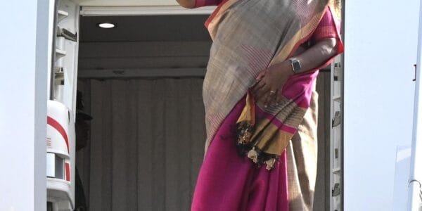 President Draupadi Murmu reached Slovakia after successful visit to Portugal