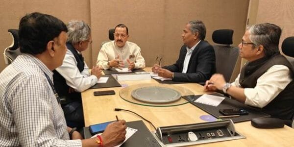 Union Minister Dr. Jitendra Singh reviews scientific contributions of CSIR Labs in Hyderabad