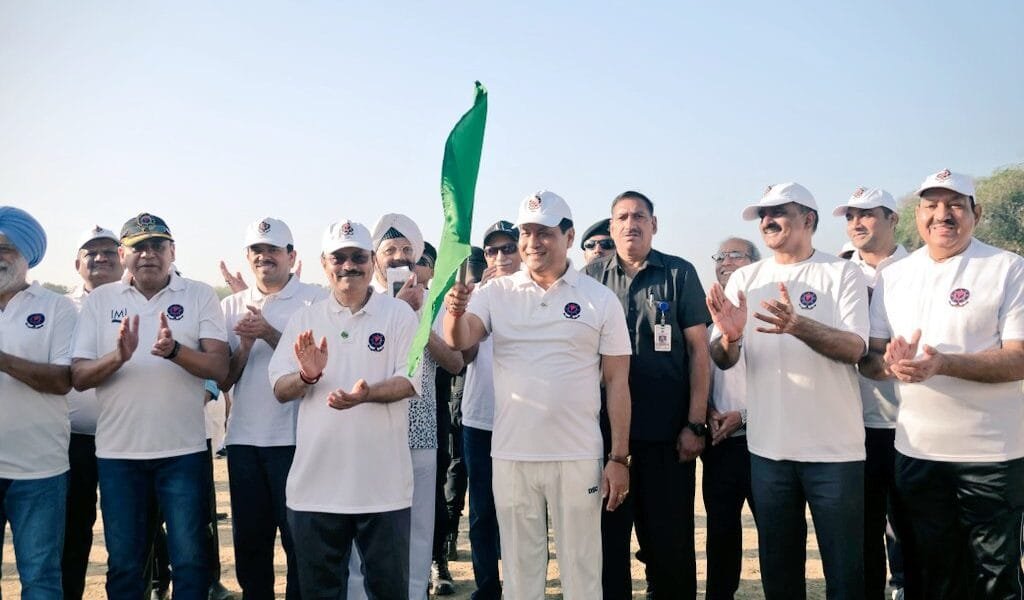 Union Minister Sarbananda Sonowal flagged off the Maritime Awareness Walkathon in New Delhi today on the occasion of 62nd National Maritime Day