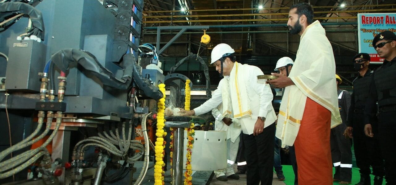 Union Minister Sarbananda Sonowal unveils advanced machinery to enhance shipbuilding capacity at Cochin Shipyard