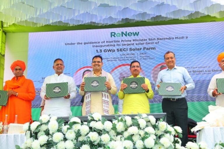 केंद्रीय नवीन एवं नवीकरणीय ऊर्जा मंत्री प्रल्हाद जोशी ने जैसलमेर के पोकरण में 1.3 गीगावॉट की पीक पावर क्षमता वाले सोलर प्रोजेक्ट का उद्घाटन किया