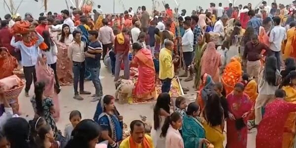 four-day long Chaiti Chhath Puja in Bihar concluded with offering prayers to the rising sun this morning