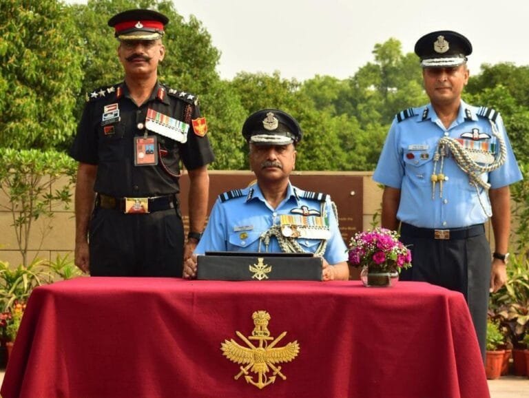 एयर मार्शल आशुतोष दीक्षित ने एकीकृत रक्षा स्टाफ प्रमुख का पदभार संभाला