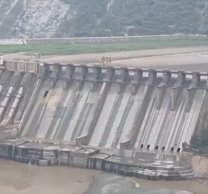 India stopped the flow of water to Pakistan from the Baglihar Dam of Chenab River
