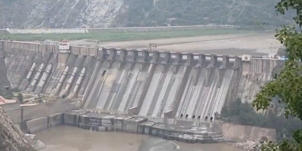 India stopped the flow of water to Pakistan from the Baglihar Dam of Chenab River