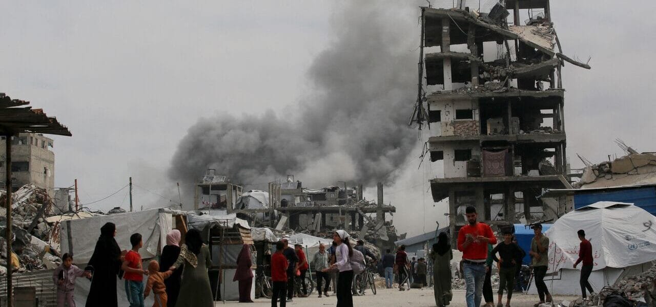 Israeli air strikes kill 115 in Gaza Strip