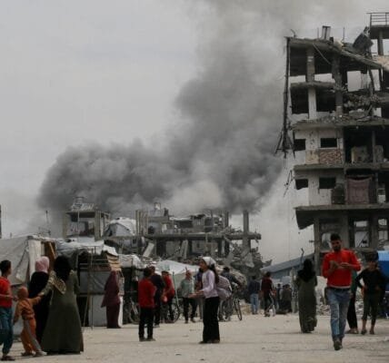 Israeli air strikes kill 115 in Gaza Strip