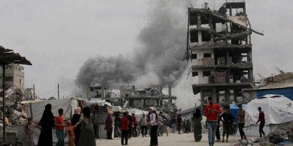 Israeli air strikes kill 115 in Gaza Strip