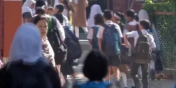 Schools reopen in Srinagar