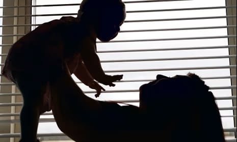 भारत में 2014 से 2021 के बीच मातृ और शिशु मृत्यु दर में लगातार गिरावट दर्ज की गई
