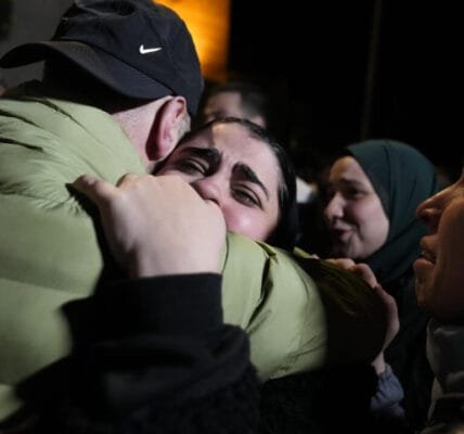 Hamas agrees to release 10 live and 18 dead Israeli hostages in exchange for some Palestinian prisoners