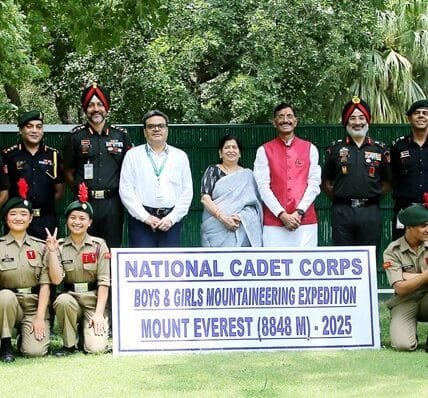 Raksha Rajya Mantri interacts with NCC expedition team who successfully scaled Mount Everest