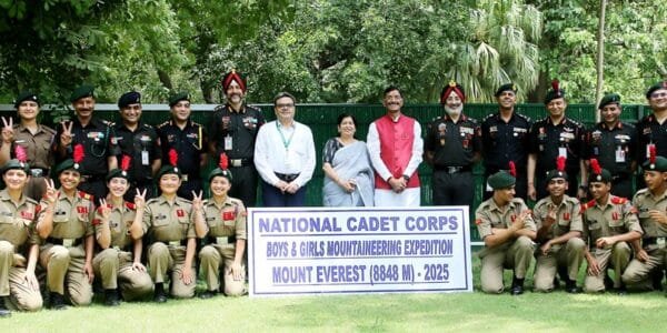 Raksha Rajya Mantri interacts with NCC expedition team who successfully scaled Mount Everest