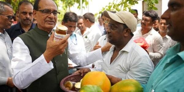 Shivraj Singh Chauhan met the farmers of Bihar on the fifth day of 'Developed Agriculture Resolution Campaign'