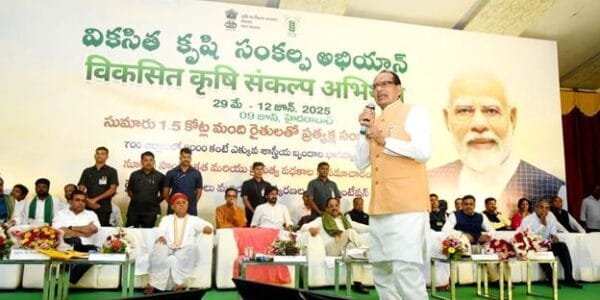 Union Agriculture Minister Shivraj Singh Chauhan interacted with farmers in Telangana today under the 'Developed Agriculture Sankalp Abhiyan'