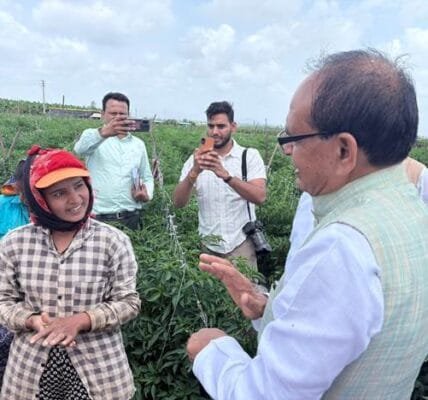 Union Agriculture Minister Shivraj Singh Chauhan interacted with the farmers of Maharashtra today
