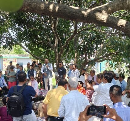 Union Agriculture Minister Shivraj Singh Chouhan on Friday participated in the Kisan Chaupal organized at Pavwala Sauda village under Doiwala block of Dehradun