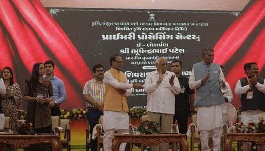 Union Agriculture Minister addressed the farmers in Bardoli, Gujarat today on the last day of 'Vikasit Krishi Sankalp Abhiyan'