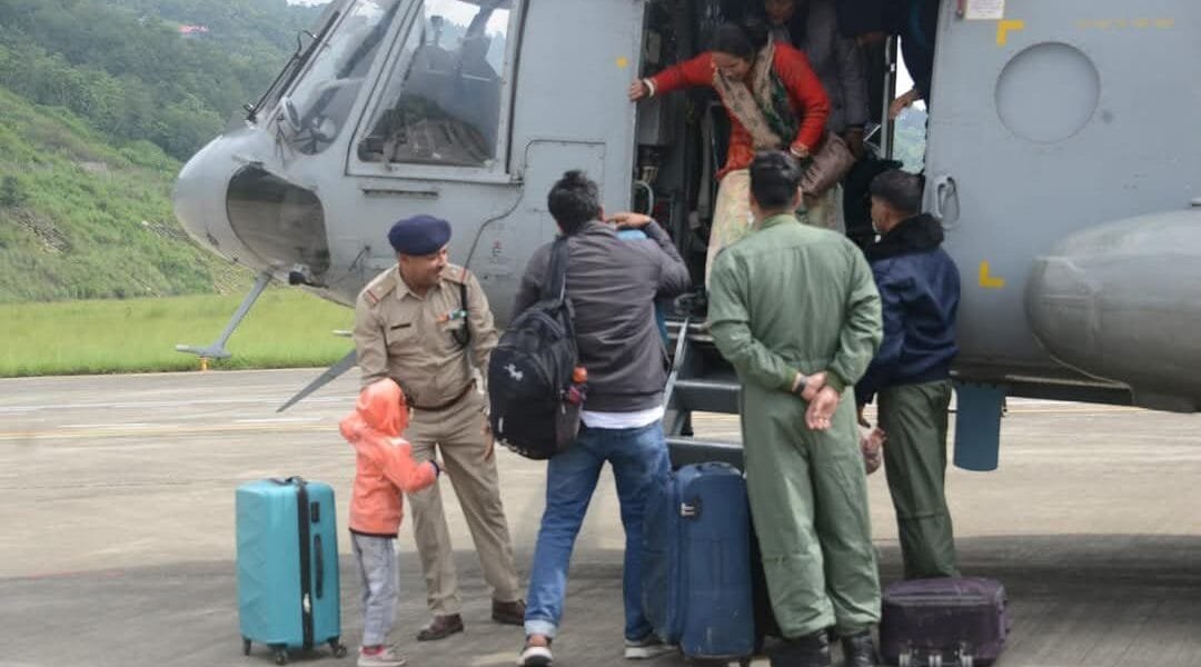 rescue tourists stranded in Chatan