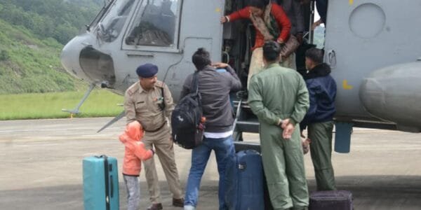 rescue tourists stranded in Chatan