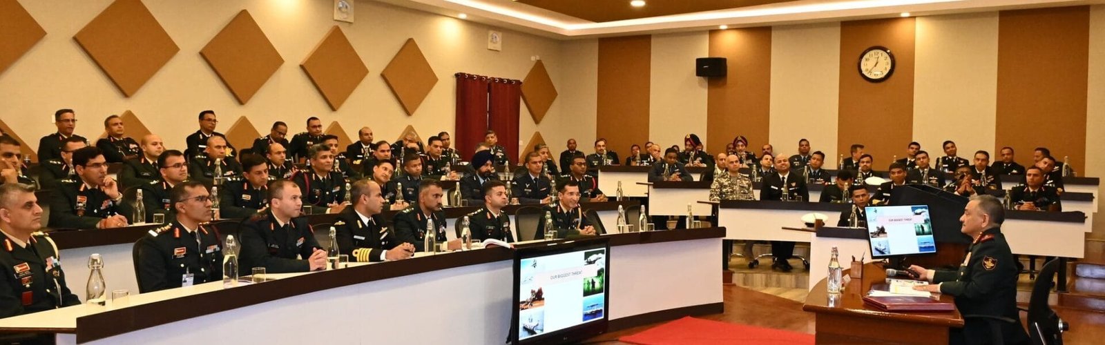 Chief of Defence Staff General Anil Chauhan visits Defence Services Staff College, Wellington